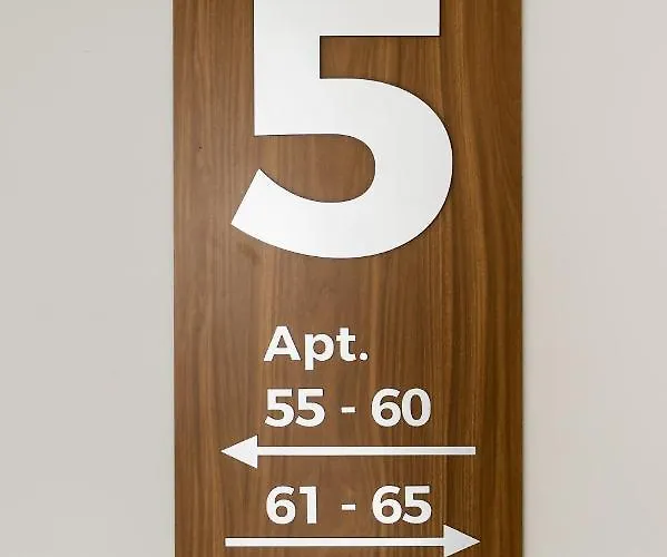 Skylark - Miami With Terrace & Mountain View Daire Braşov