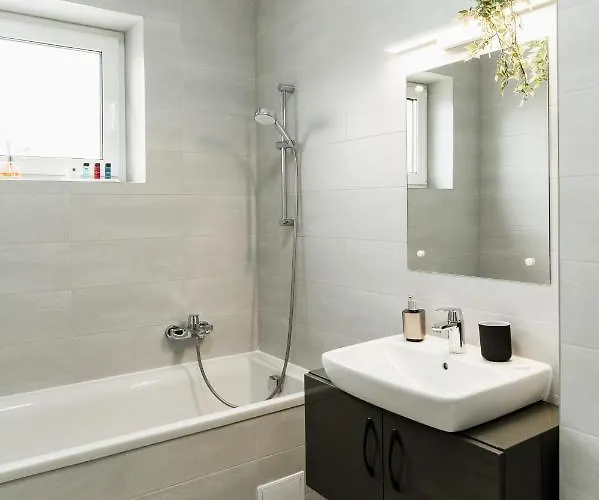 Skylark - Miami With Terrace & Mountain View Daire